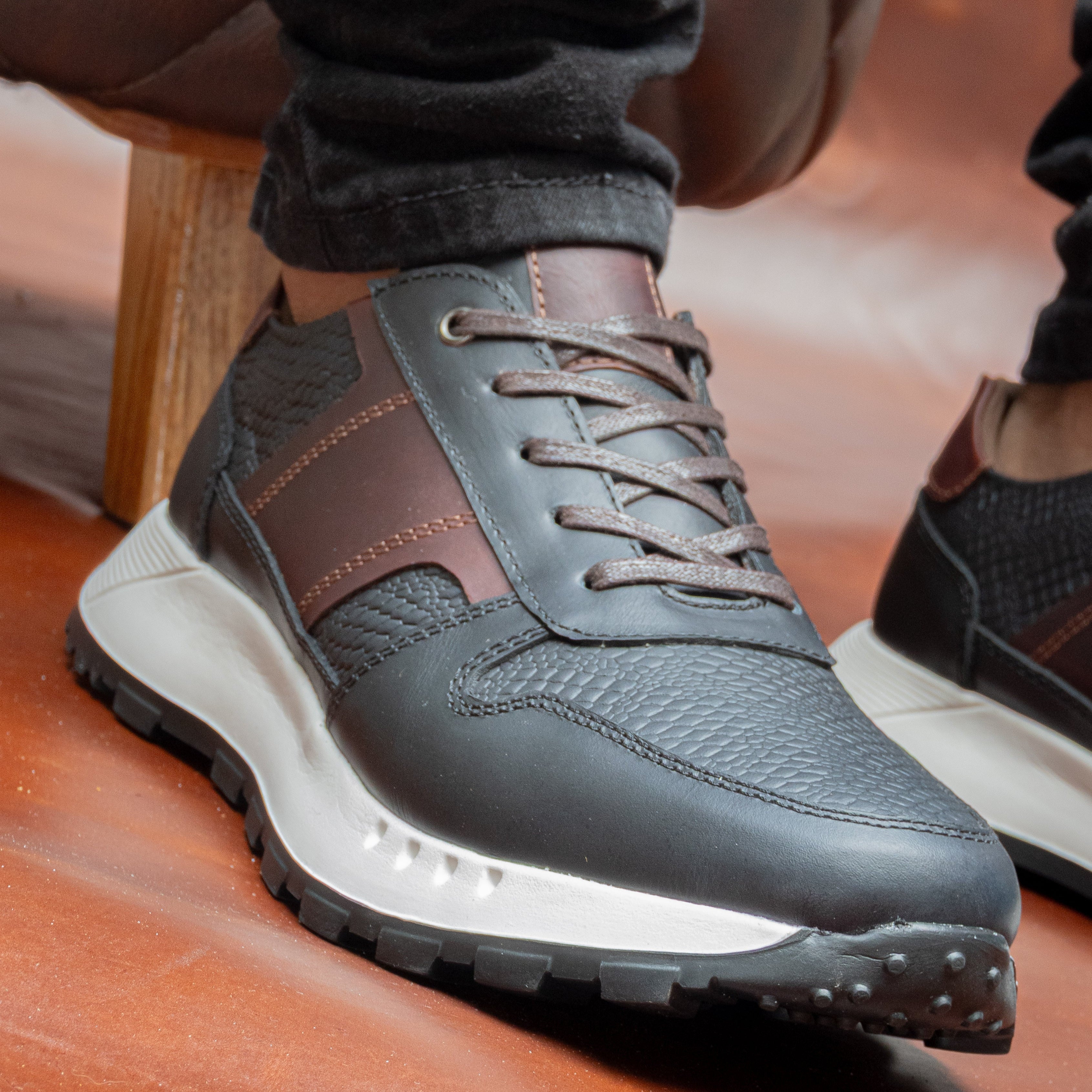 Tenis de cuero para hombre Dominik Negro x Cogñac